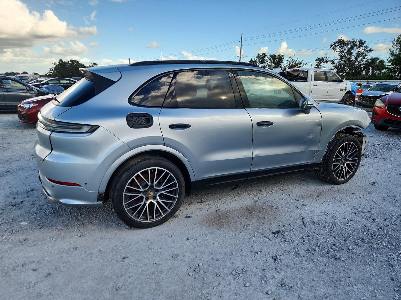 2023 Porsche Cayenne E-Hybrid - Фото 3