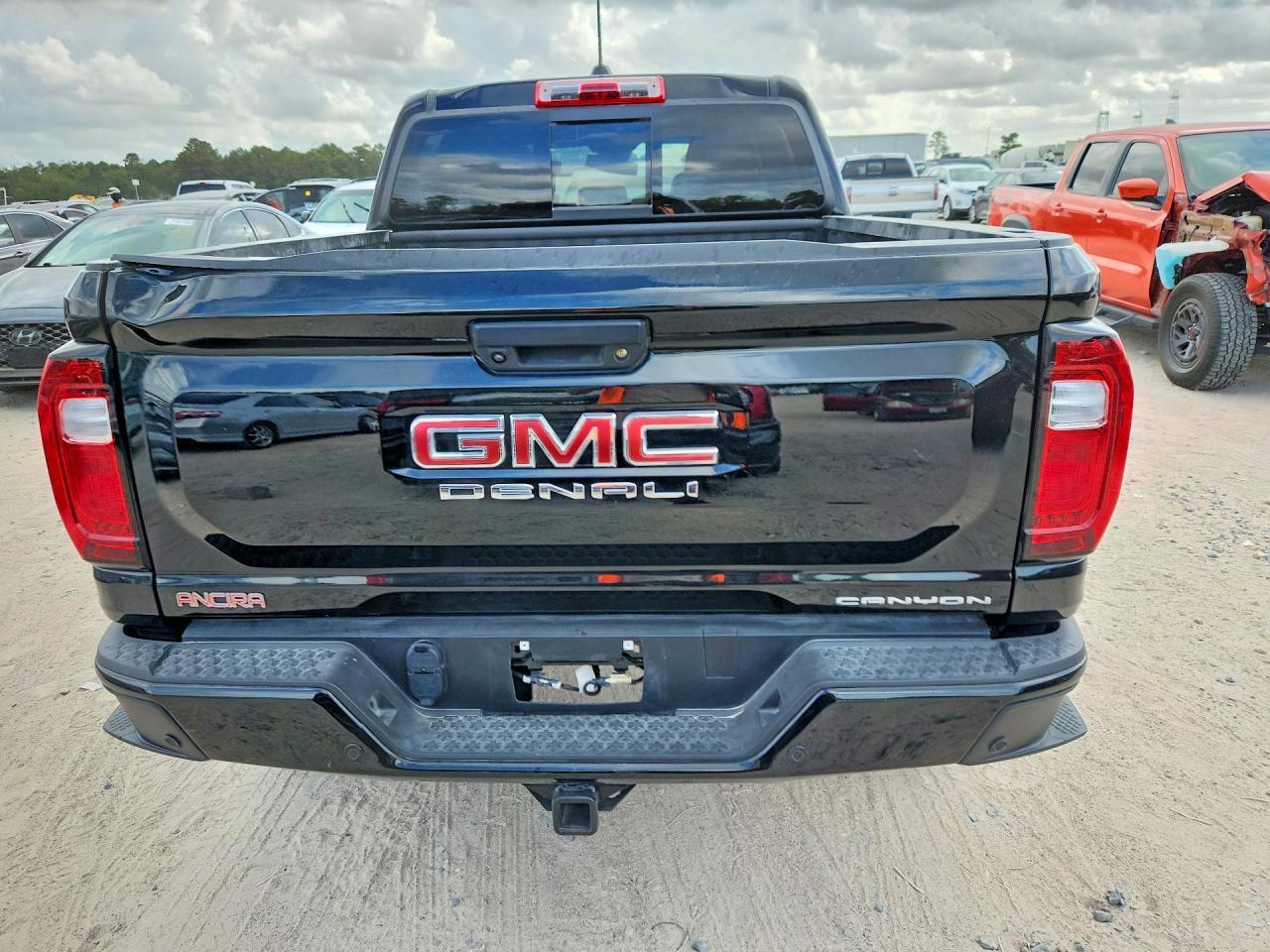 2025 GMC Canyon Denali - Фото 6