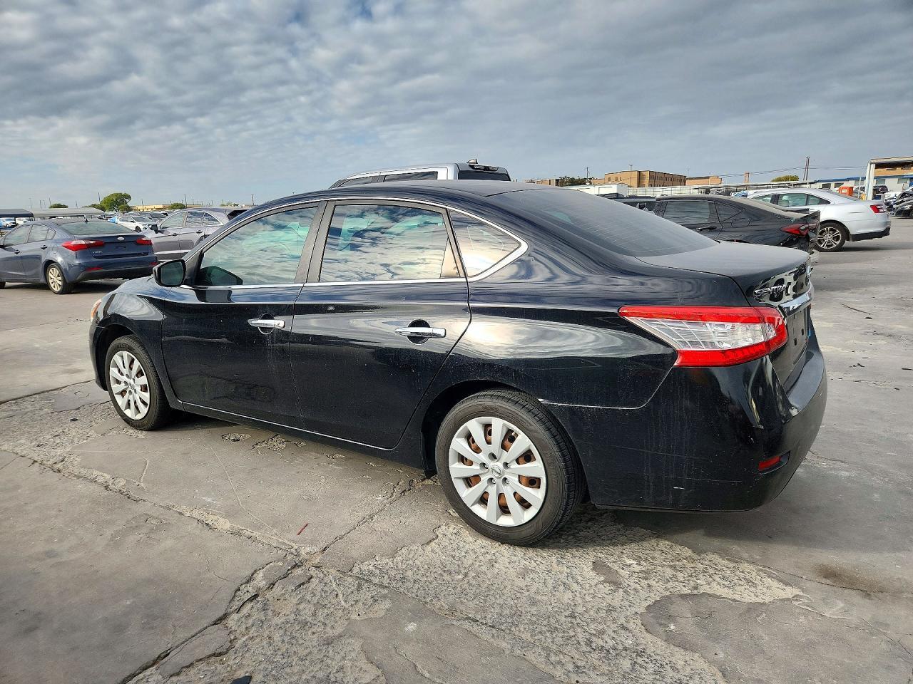 2013 Nissan Sentra S - Фото 2