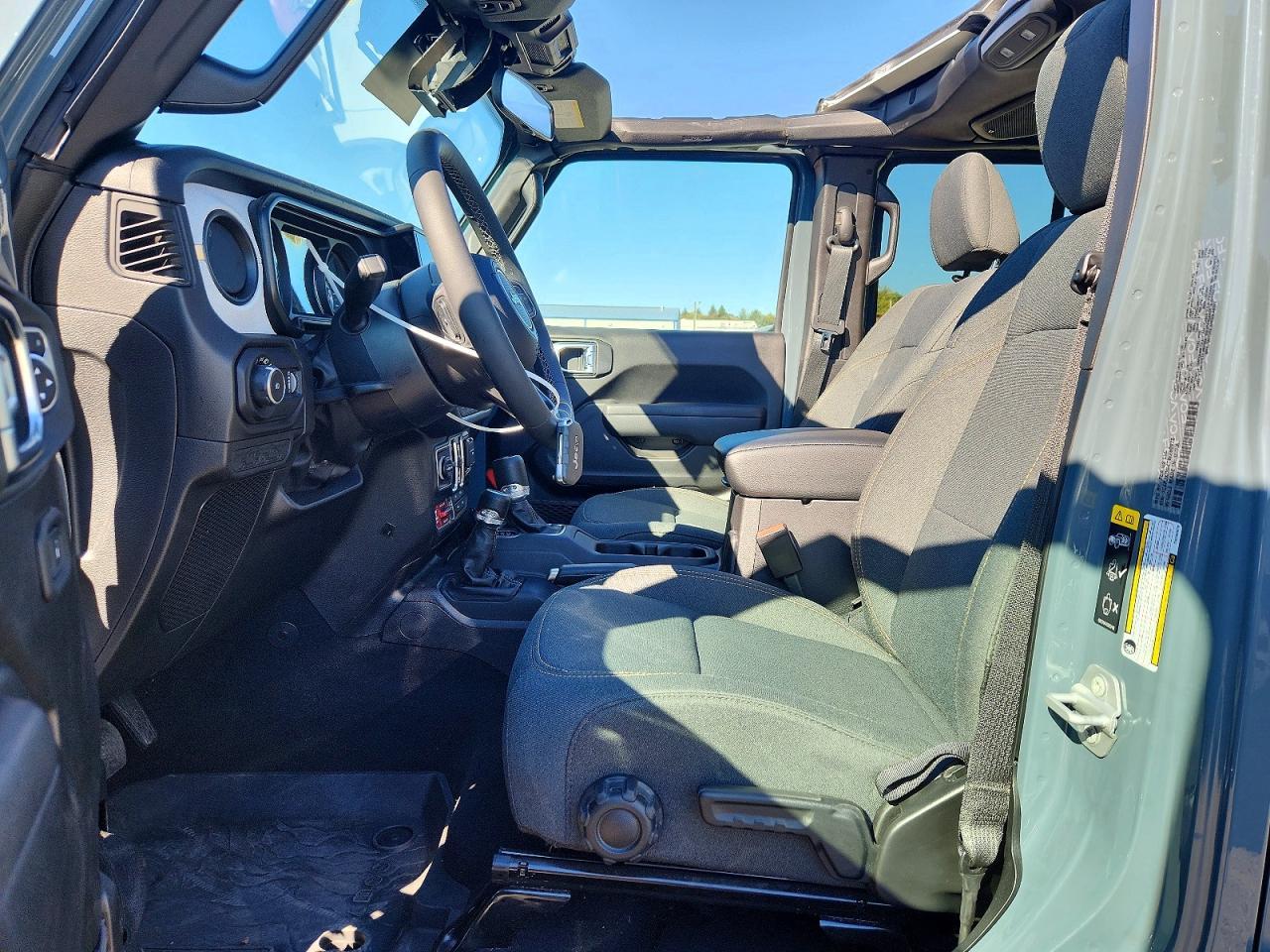 2026 Jeep Wrangler Sport - Фото 7
