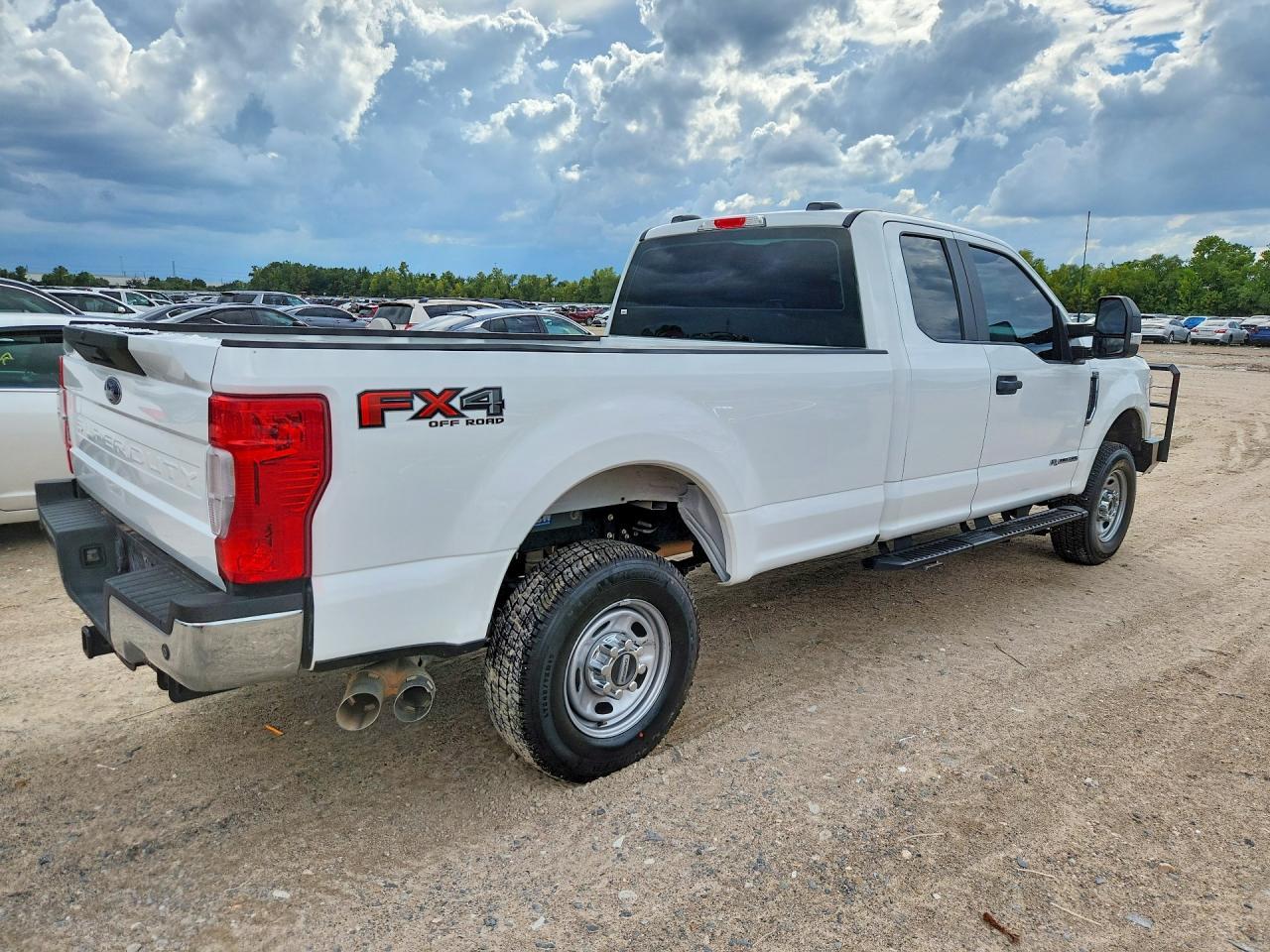2022 Ford F250 Super Duty - Image 3
