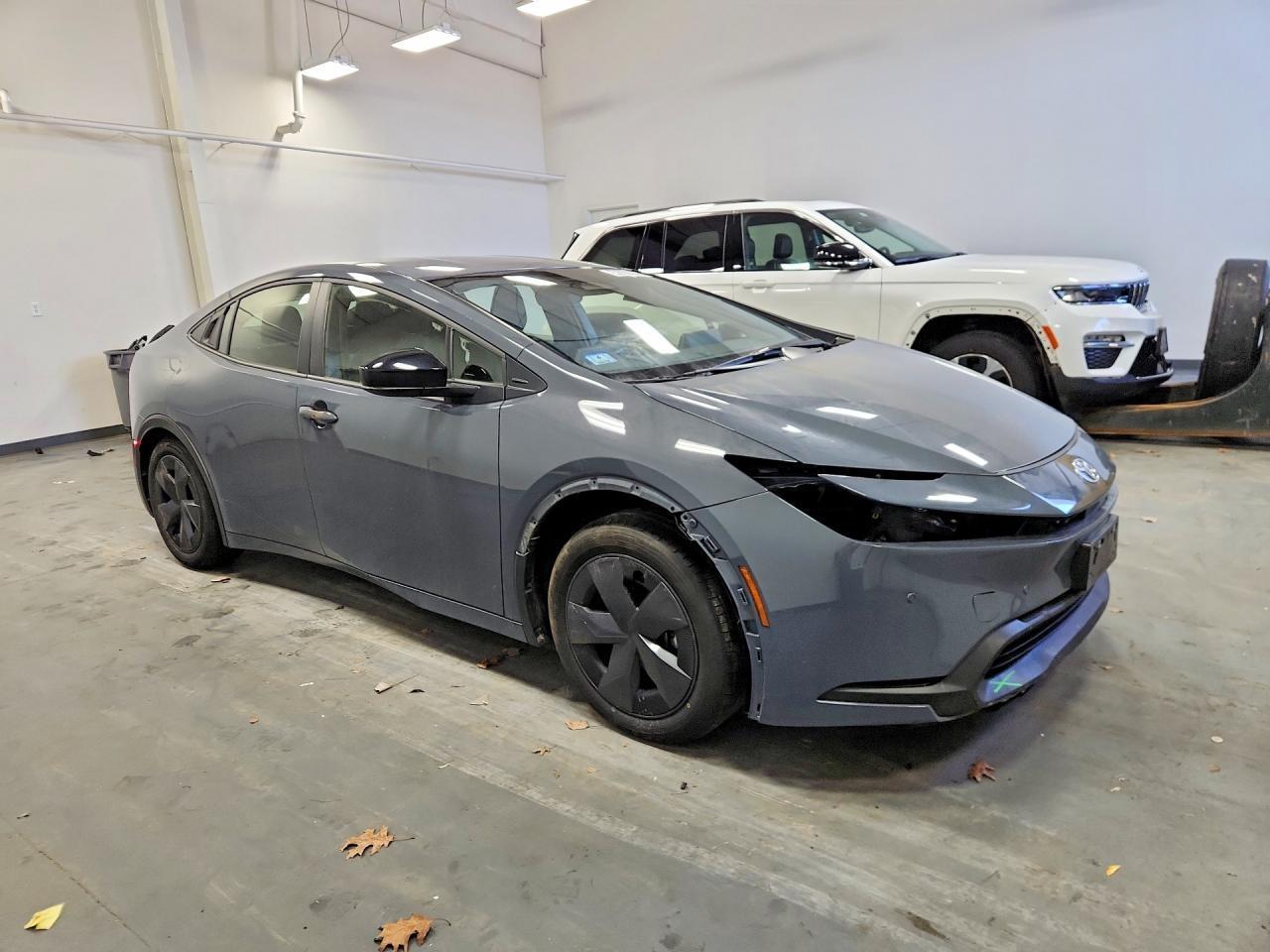 2025 Toyota Prius Le - Фото 4