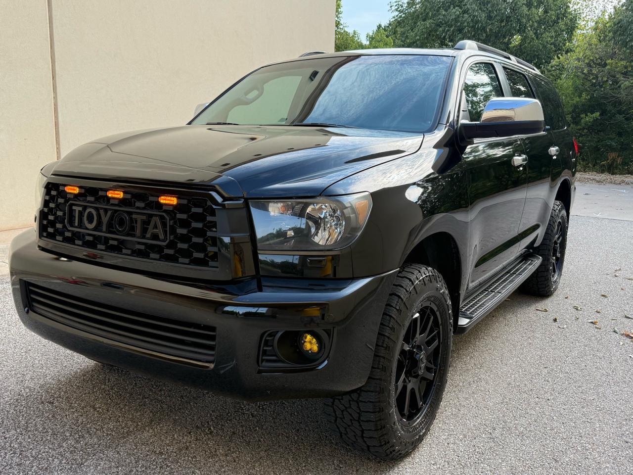 2014 Toyota Sequoia Limited - Фото 2
