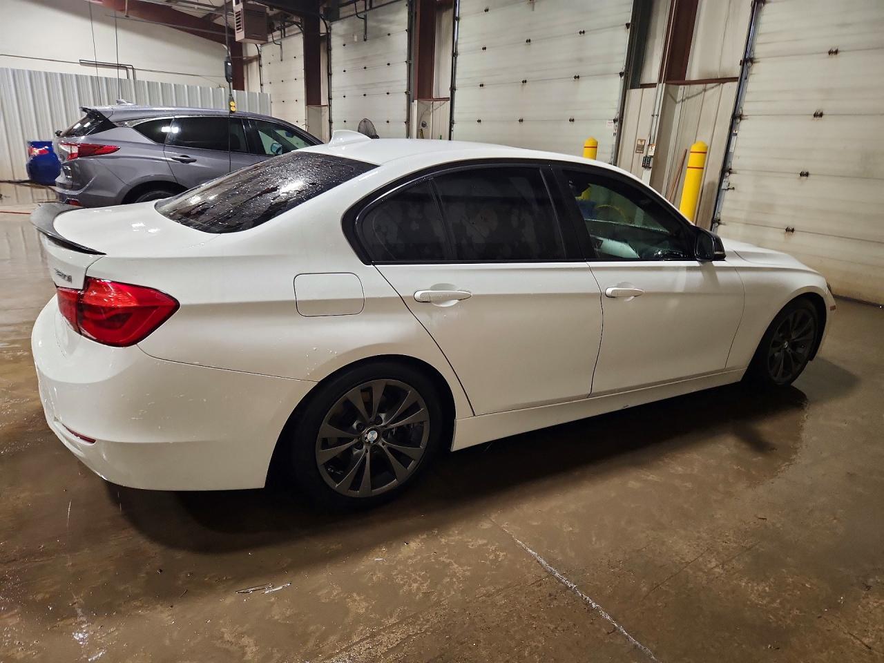 2015 BMW 320 I - Фото 3