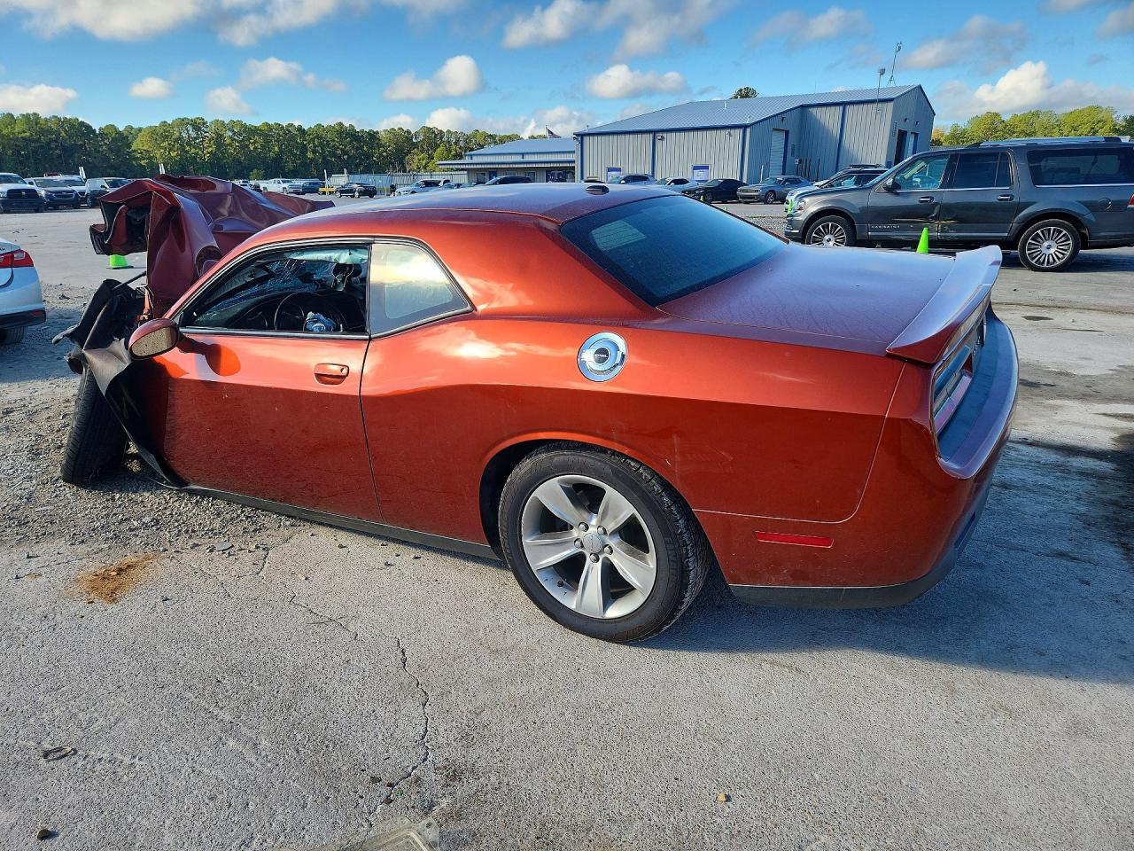 2021 Dodge Challenger - Фото 2