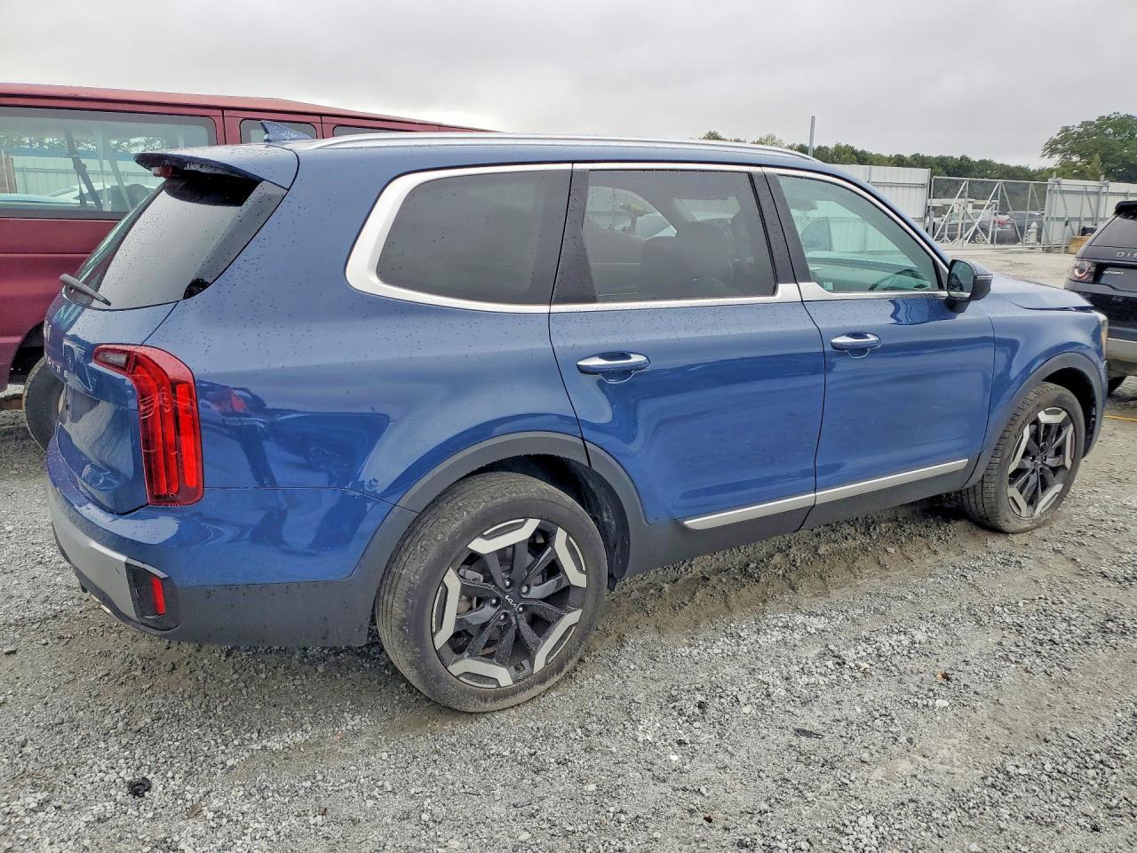 2023 Kia Telluride S - Фото 3