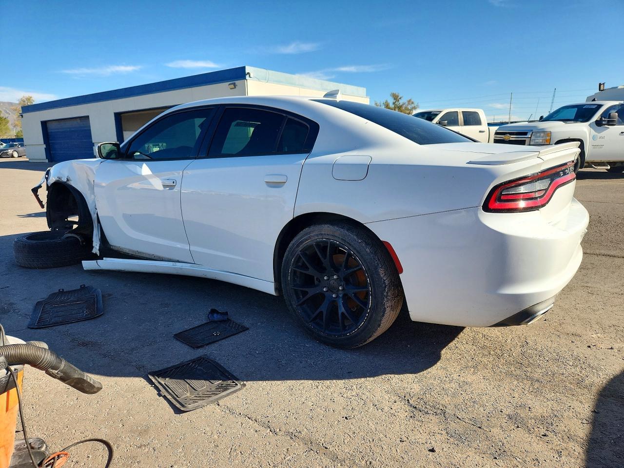 2017 Dodge Charger Sxt - Фото 2