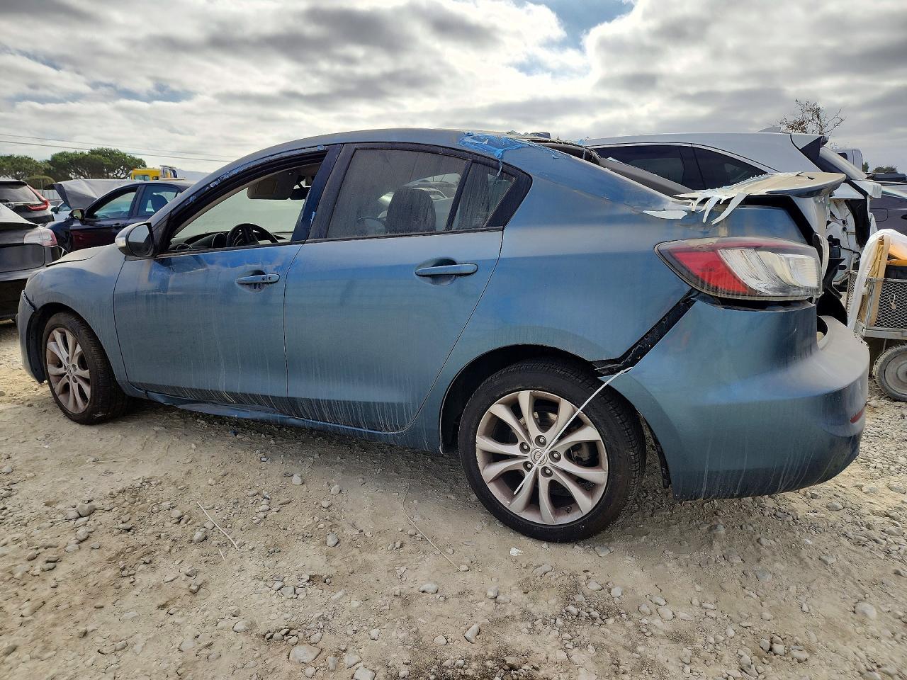 2010 Mazda 3 S - Image 2