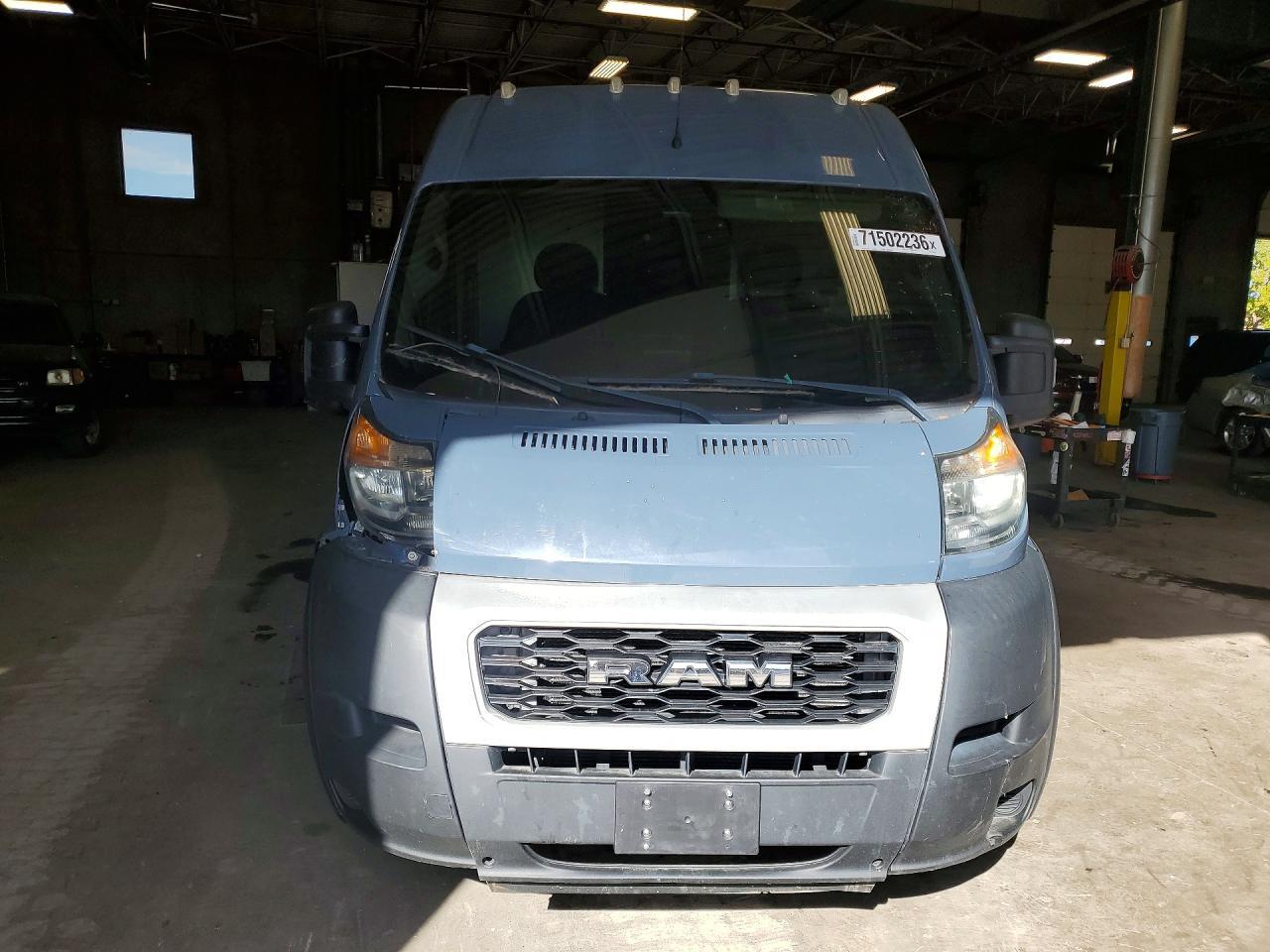 2020 Ram Promaster 3500 Delivery Van - Фото 5