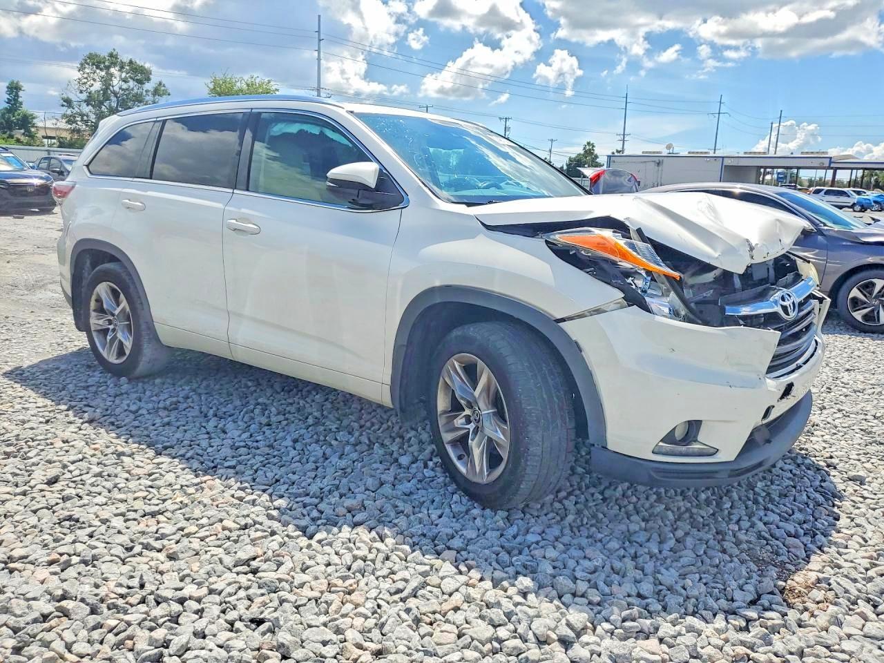 2016 Toyota Highlander Limited Platinum - Image 4