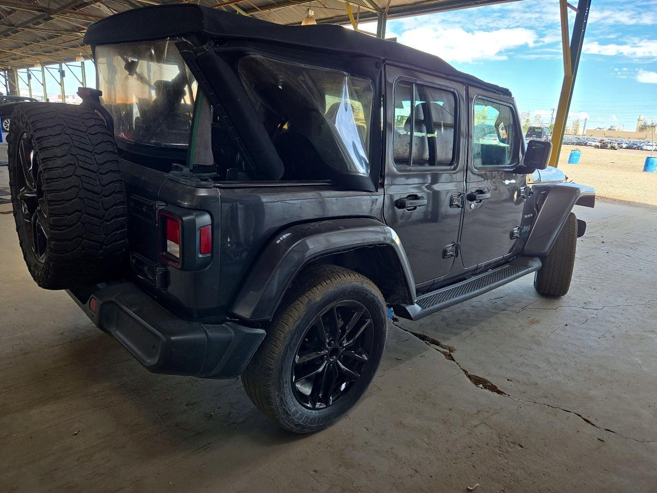 2021 Jeep Wrangler Unlimited Sahara 4Xe - Фото 3