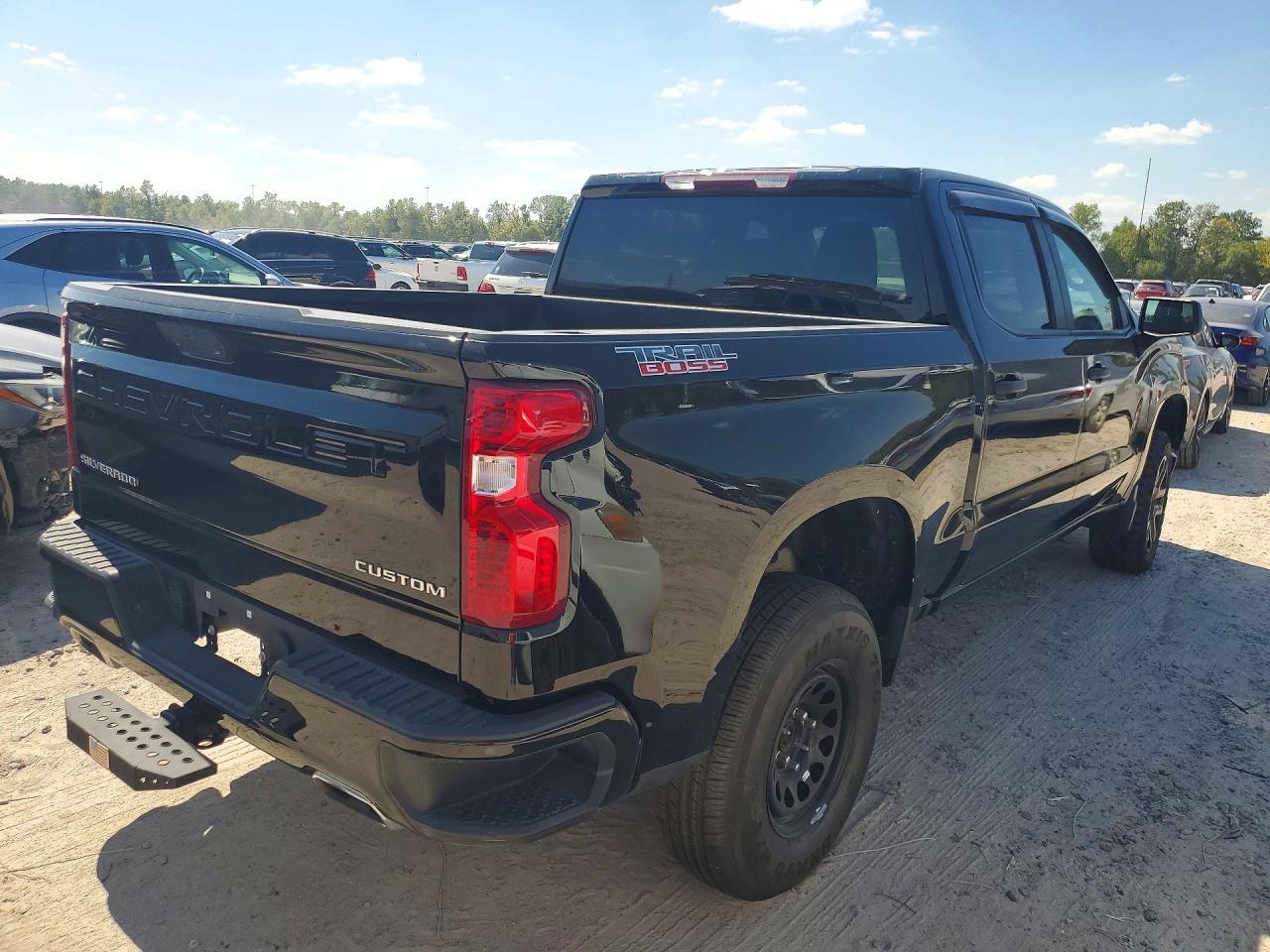 2025 Chevrolet Silverado K1500 Trail Boss Custom - Фото 3