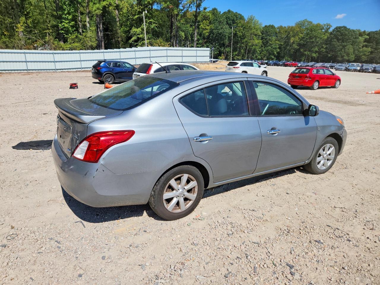 2013 Nissan Versa 1.6 S - Фото 3