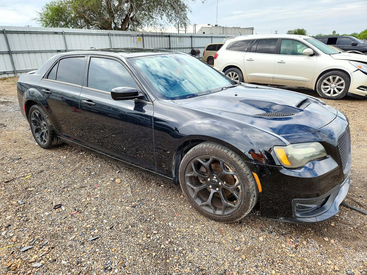 2019 Chrysler 300 S - Image 4