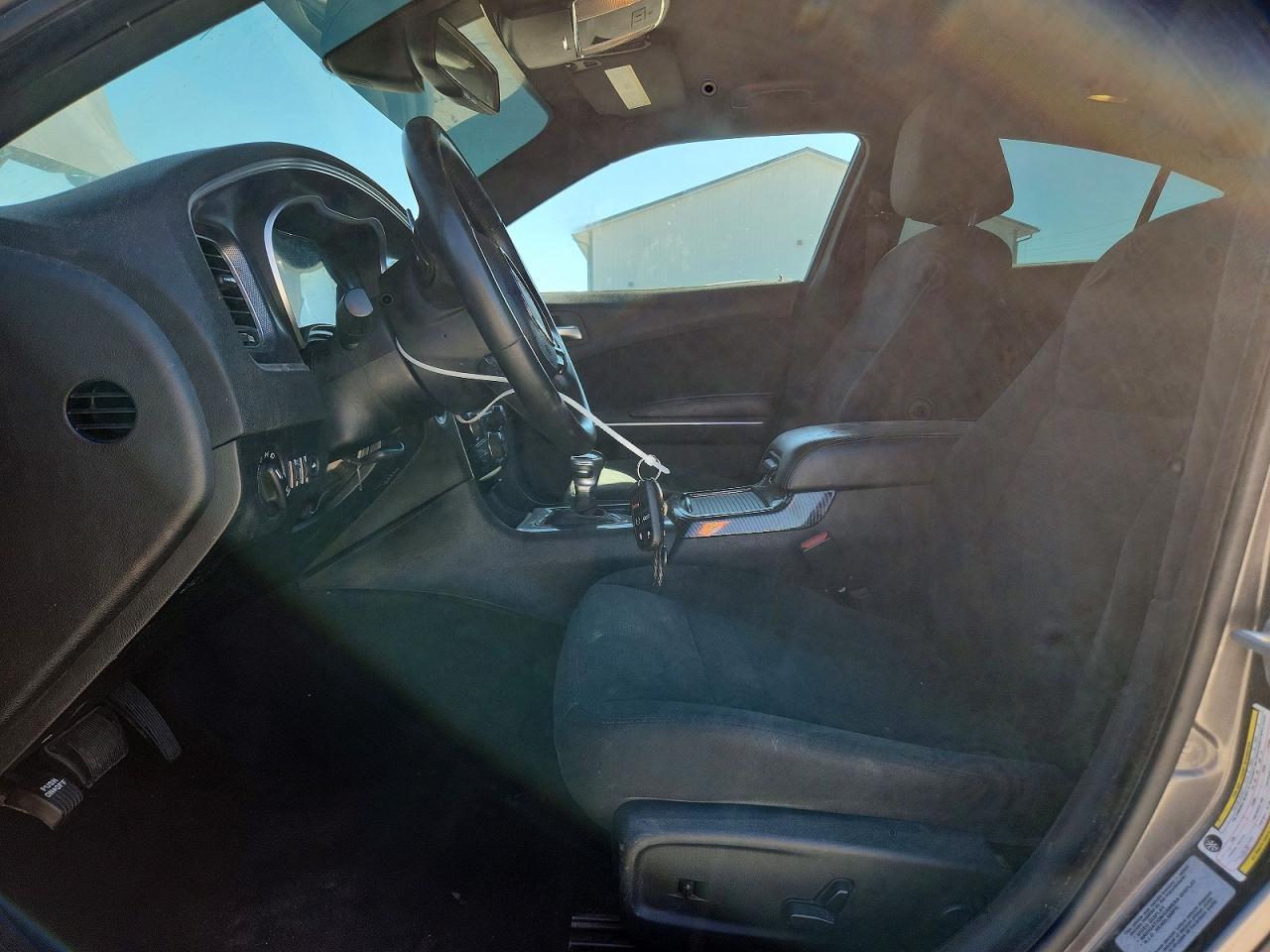 2016 Dodge Charger R - Image 7
