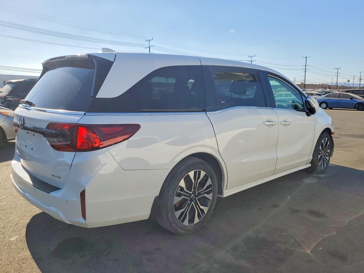 2026 Honda Odyssey Elite - Image 3