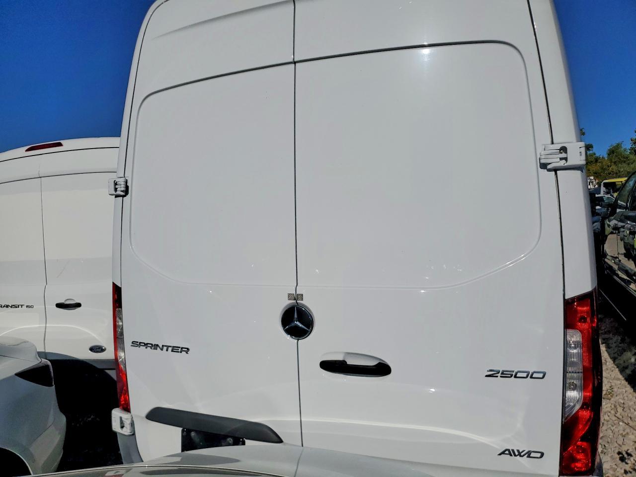 2023 Mercedes-Benz Sprinter 2500 Delivery Van - Фото 6