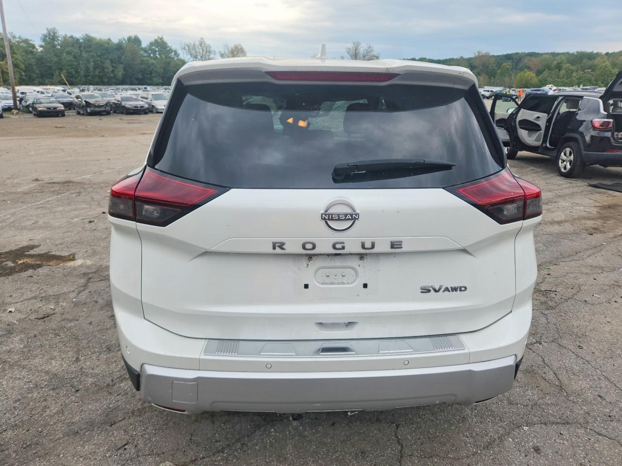 2024 Nissan Rogue Sv - Image 6