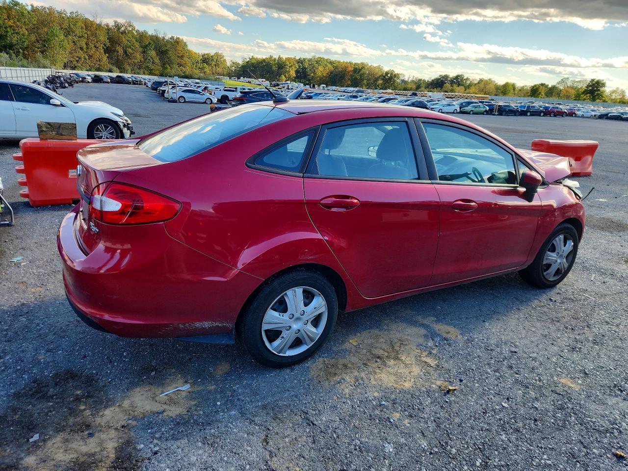 2011 Ford Fiesta Se - Фото 3