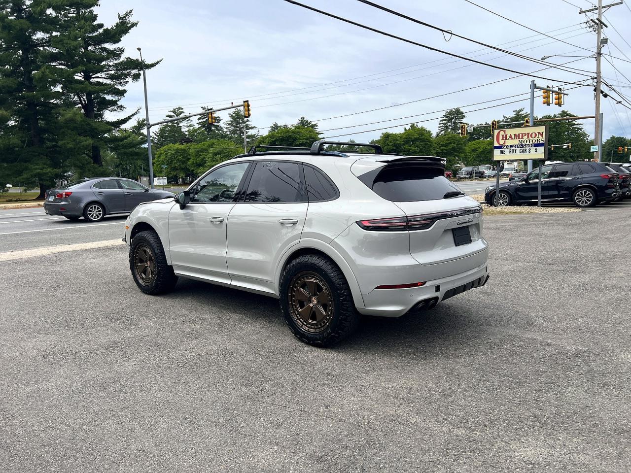 2021 Porsche Cayenne Turbo - Фото 3
