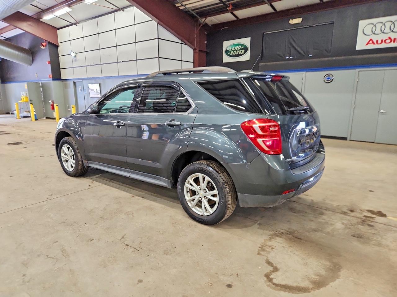 2017 Chevrolet Equinox Lt - Image 2