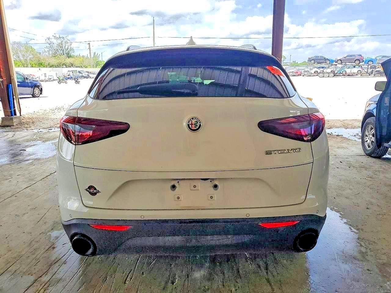 2022 Alfa Romeo Stelvio - Фото 6