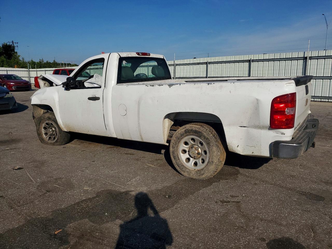 2013 Chevrolet Silverado C1500 - Image 2