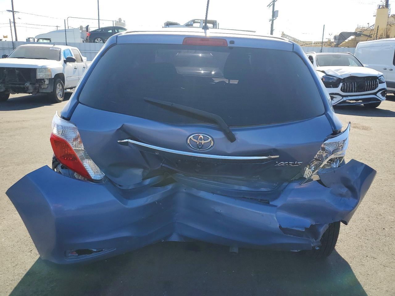 2014 Toyota Yaris 3-Door L Fleet - Image 6