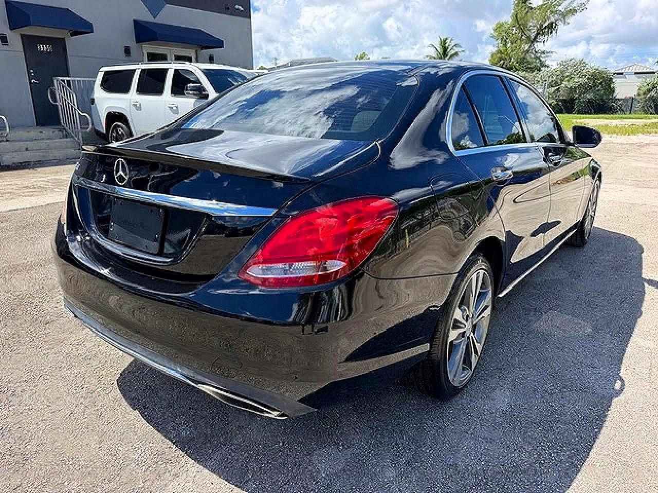 2016 Mercedes-Benz C 300 - Фото 3