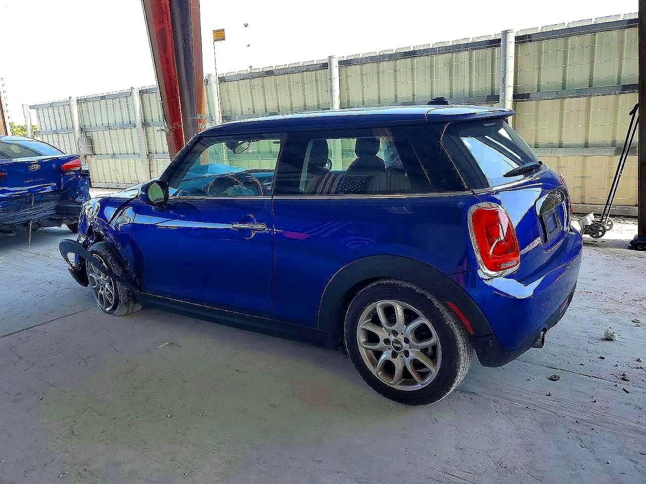 2019 Mini Cooper - Image 2