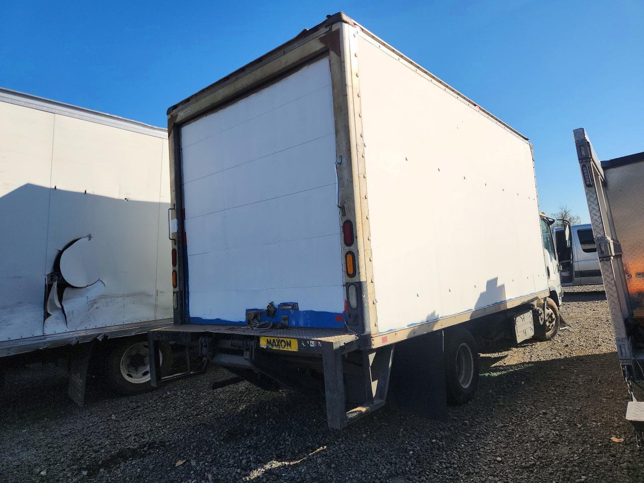 2016 Isuzu Npr Hd Box Truck - Image 3