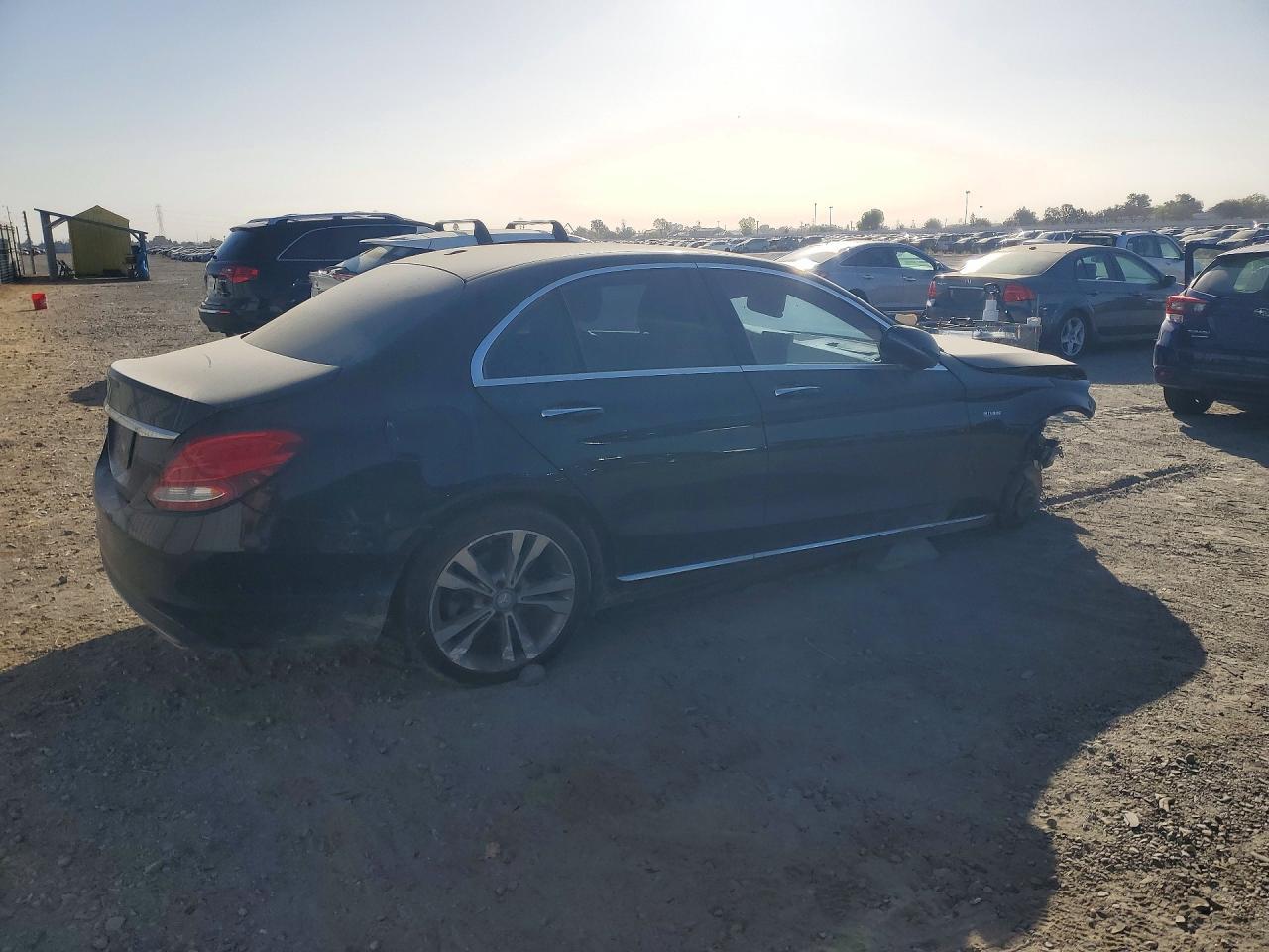 2016 Mercedes-Benz C 300 - Фото 3