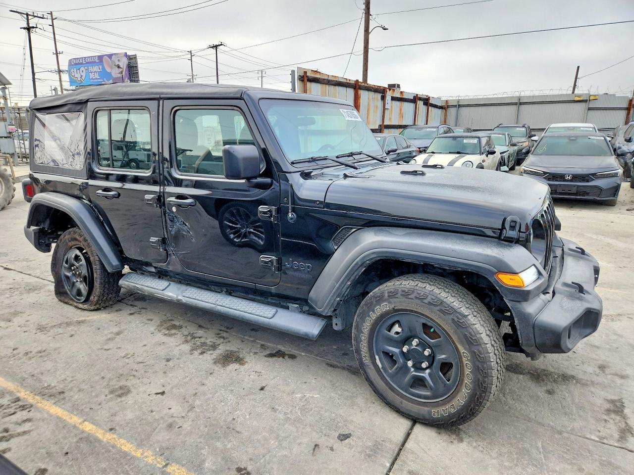 2022 Jeep Wrangler Unlimited Sport - Фото 4
