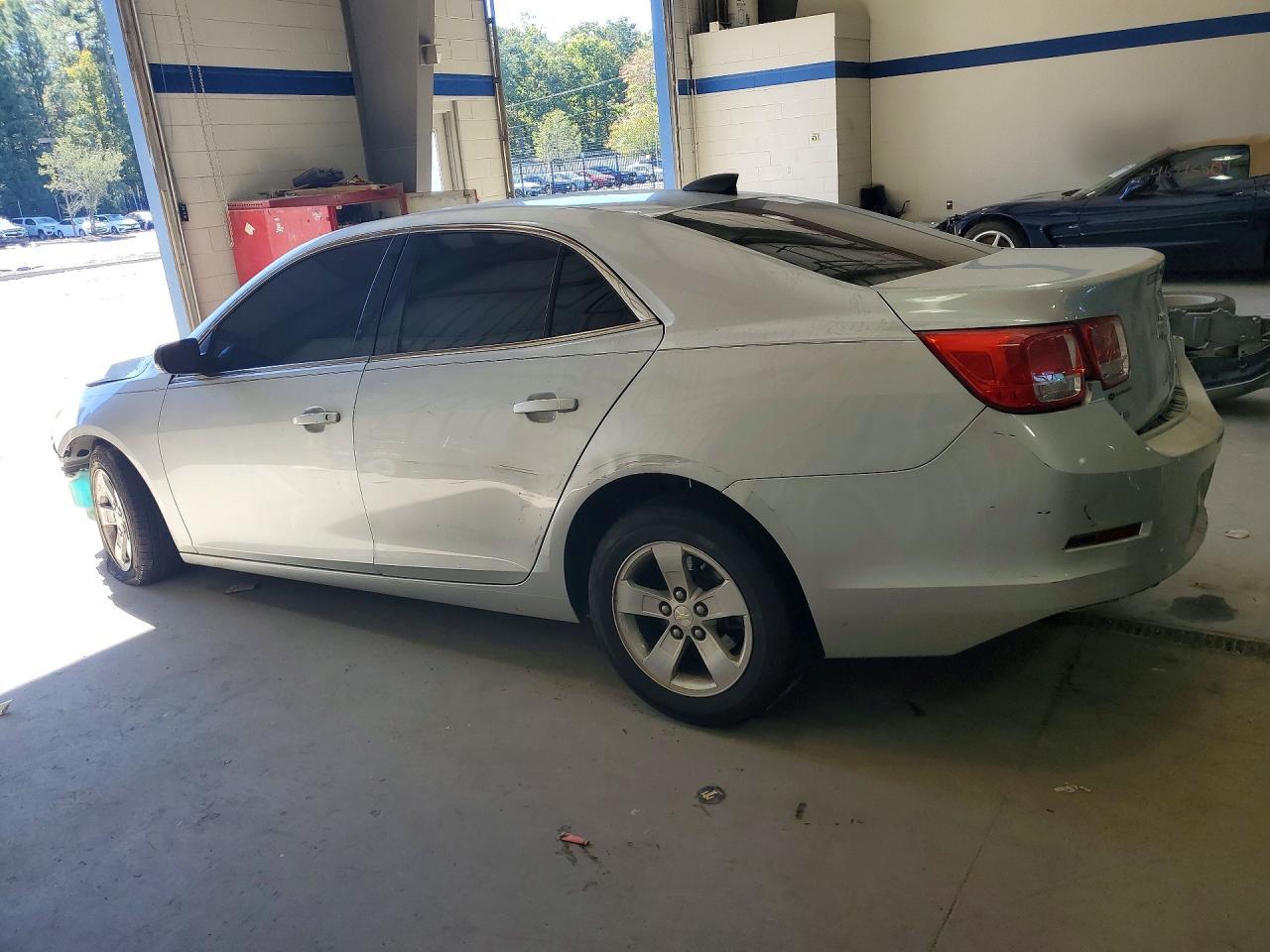 2015 Chevrolet Malibu Ls - Фото 2