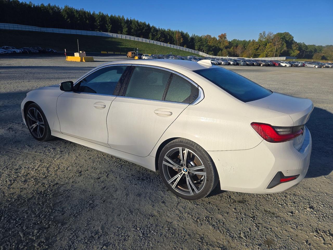 2019 BMW 330I - Фото 2