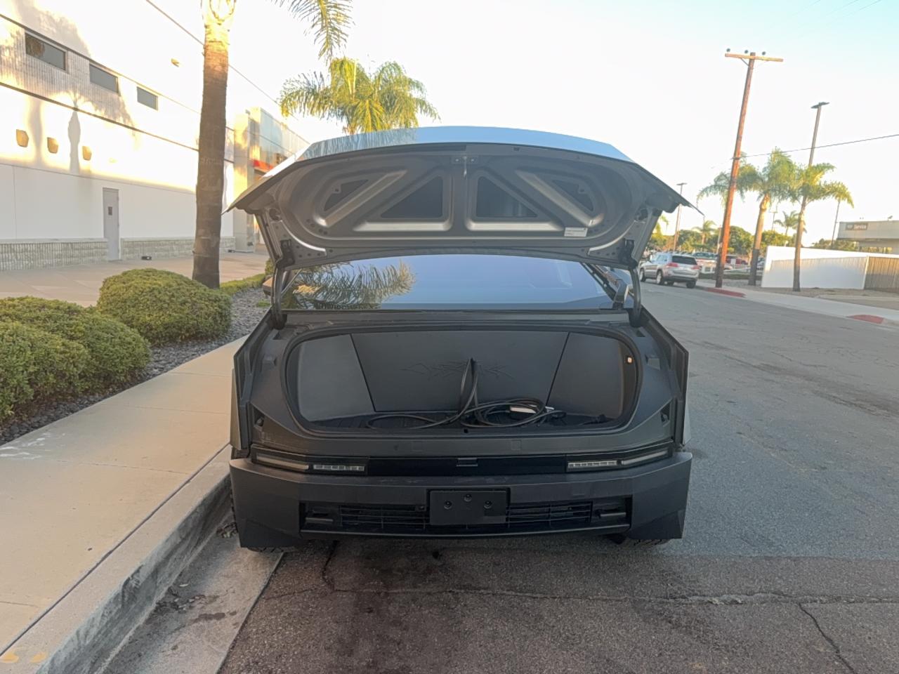 2024 Tesla Cybertruck - Фото 7