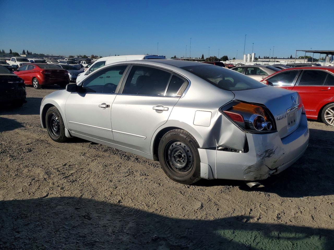 2009 Nissan Altima 2.5 - Image 2