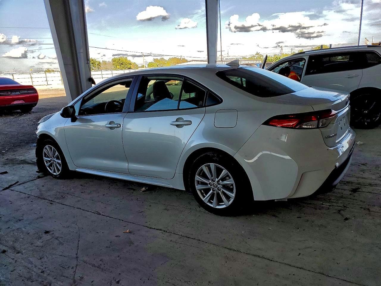 2024 Toyota Corolla Hybrid Le - Фото 2