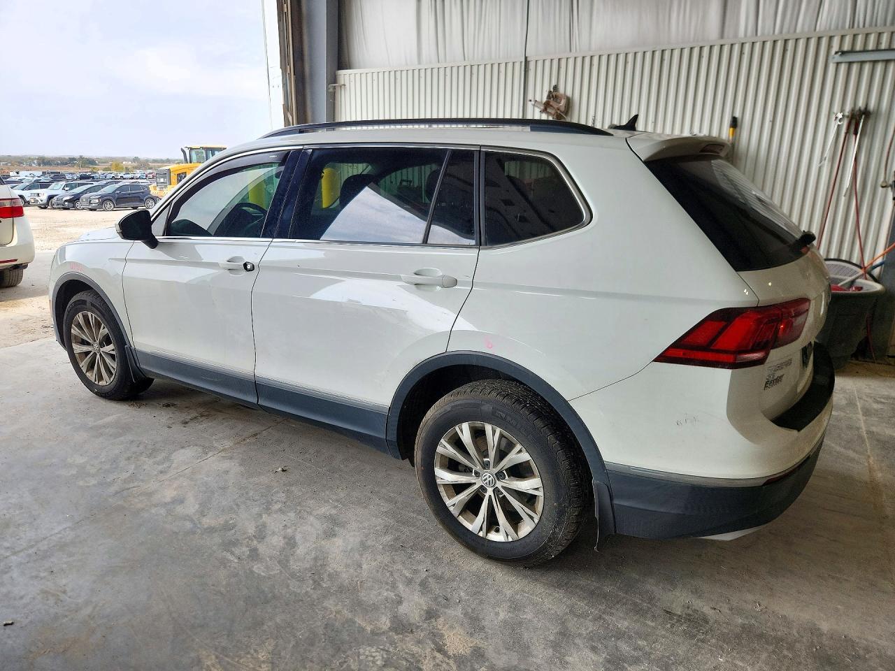 2018 Volkswagen Tiguan Se - Фото 2