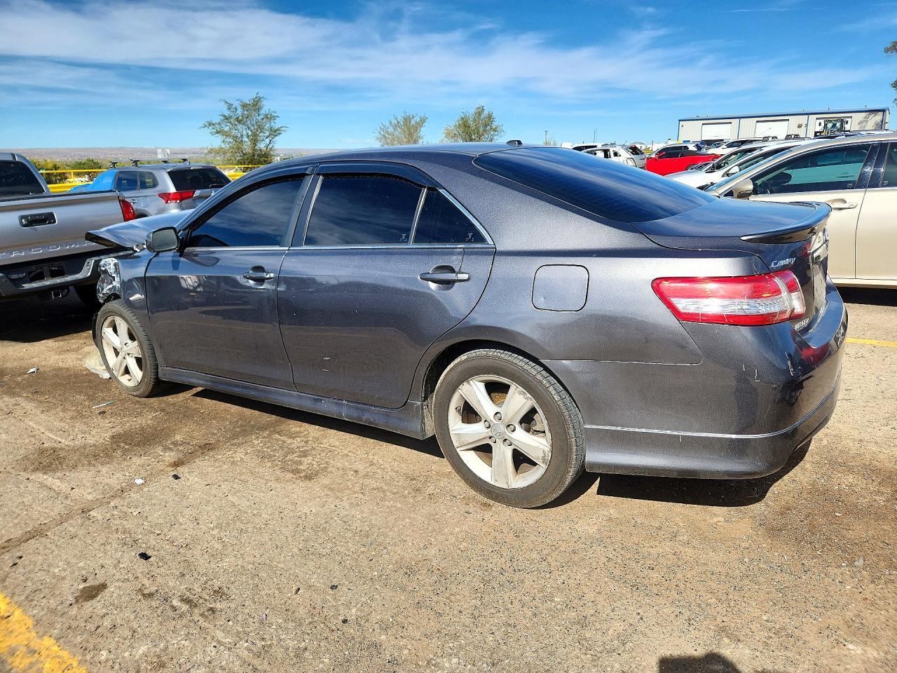 2011 Toyota Camry Se - Фото 2