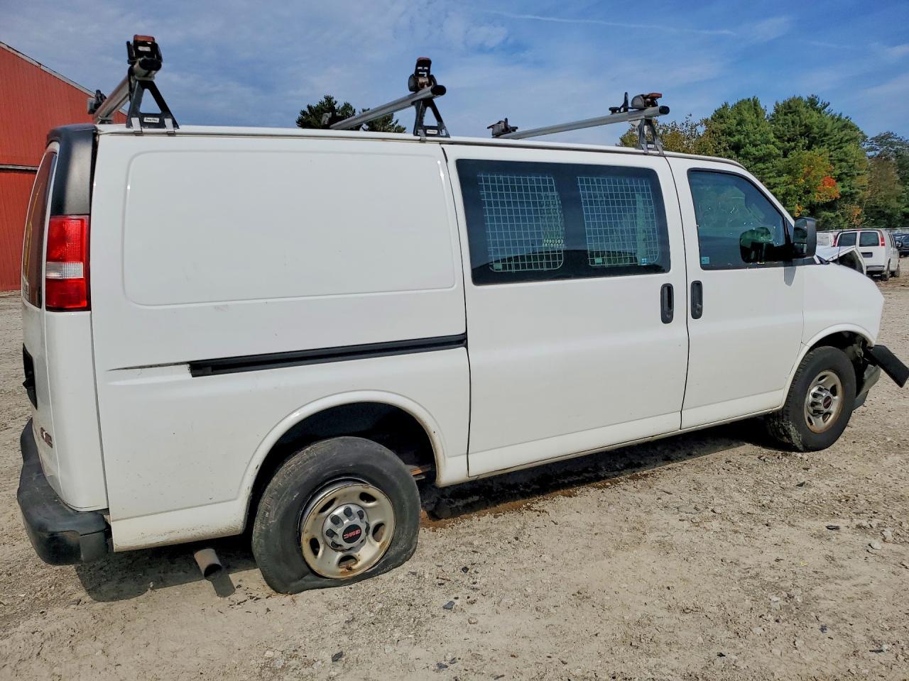 2017 GMC Savana G3500 - Фото 3