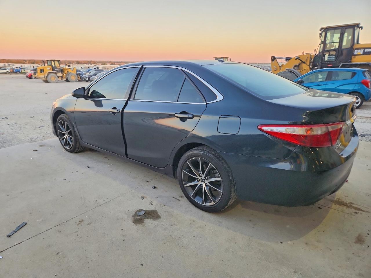 2016 Toyota Camry Xse - Фото 2