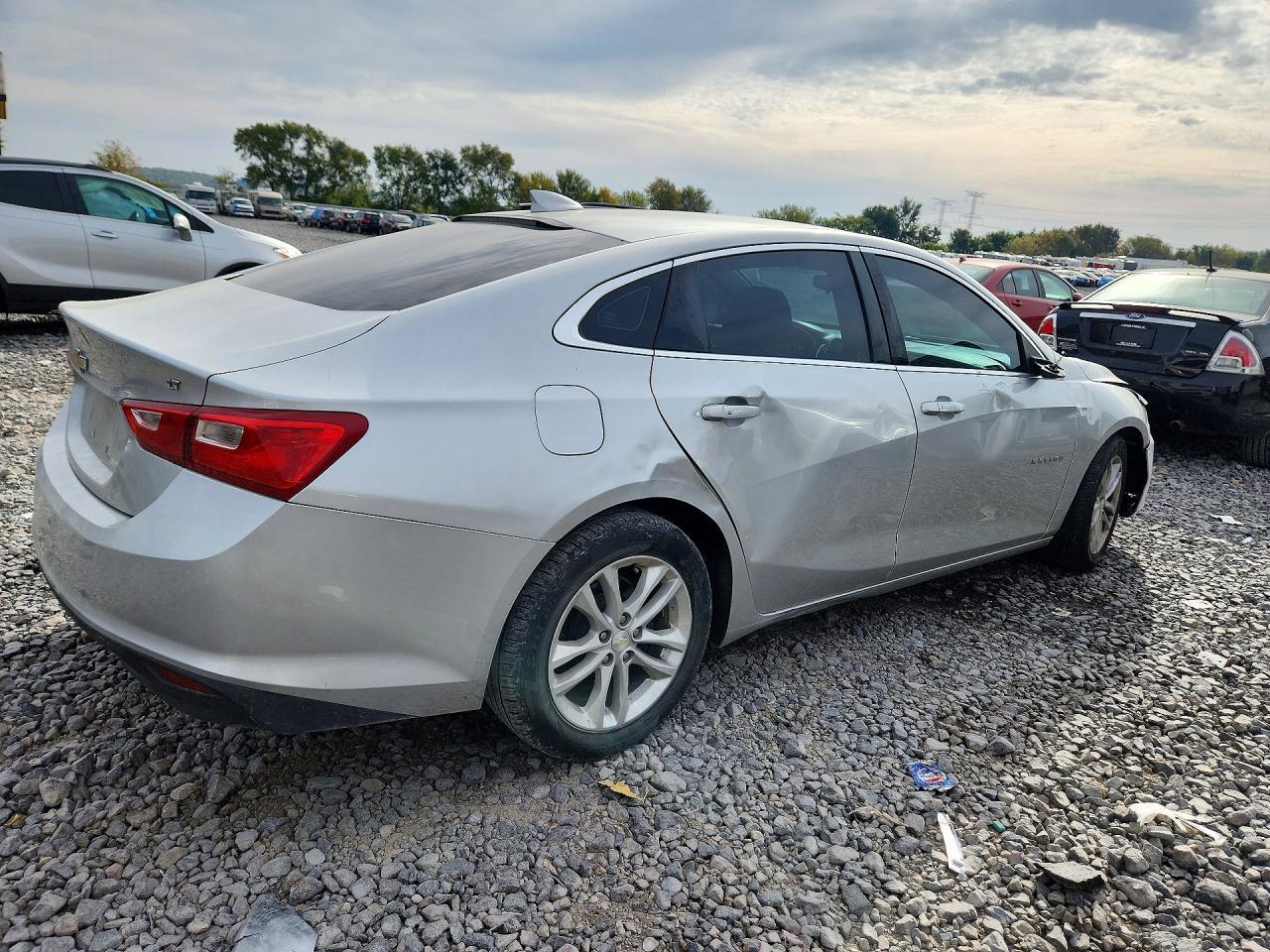 2017 Chevrolet Malibu Lt - Фото 3