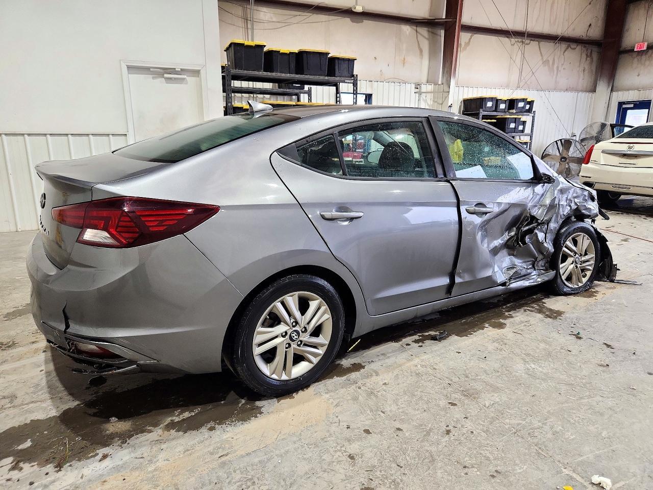 2019 Hyundai Elantra Sel - Image 3