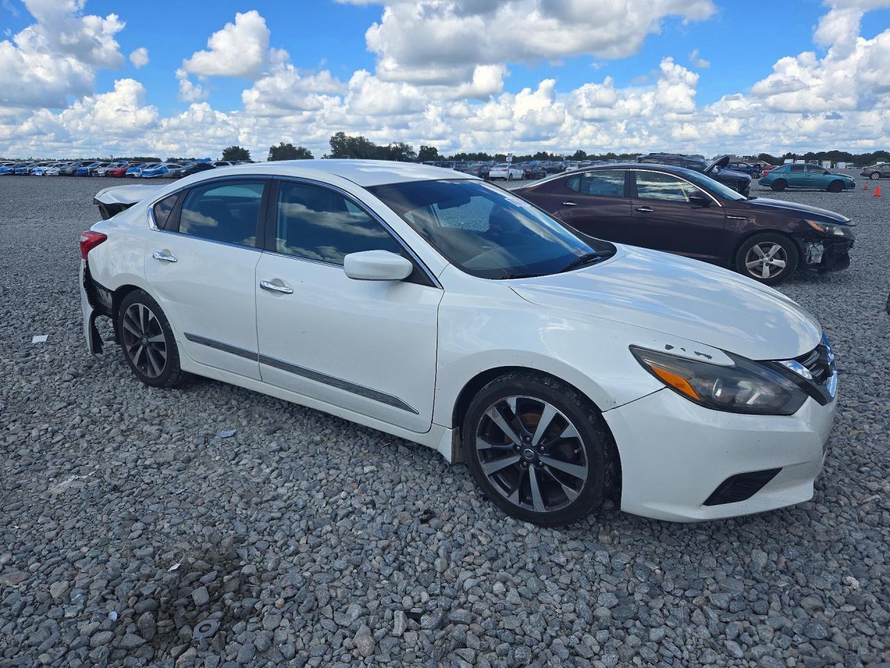 2016 Nissan Altima 2.5 Sr - Image 4
