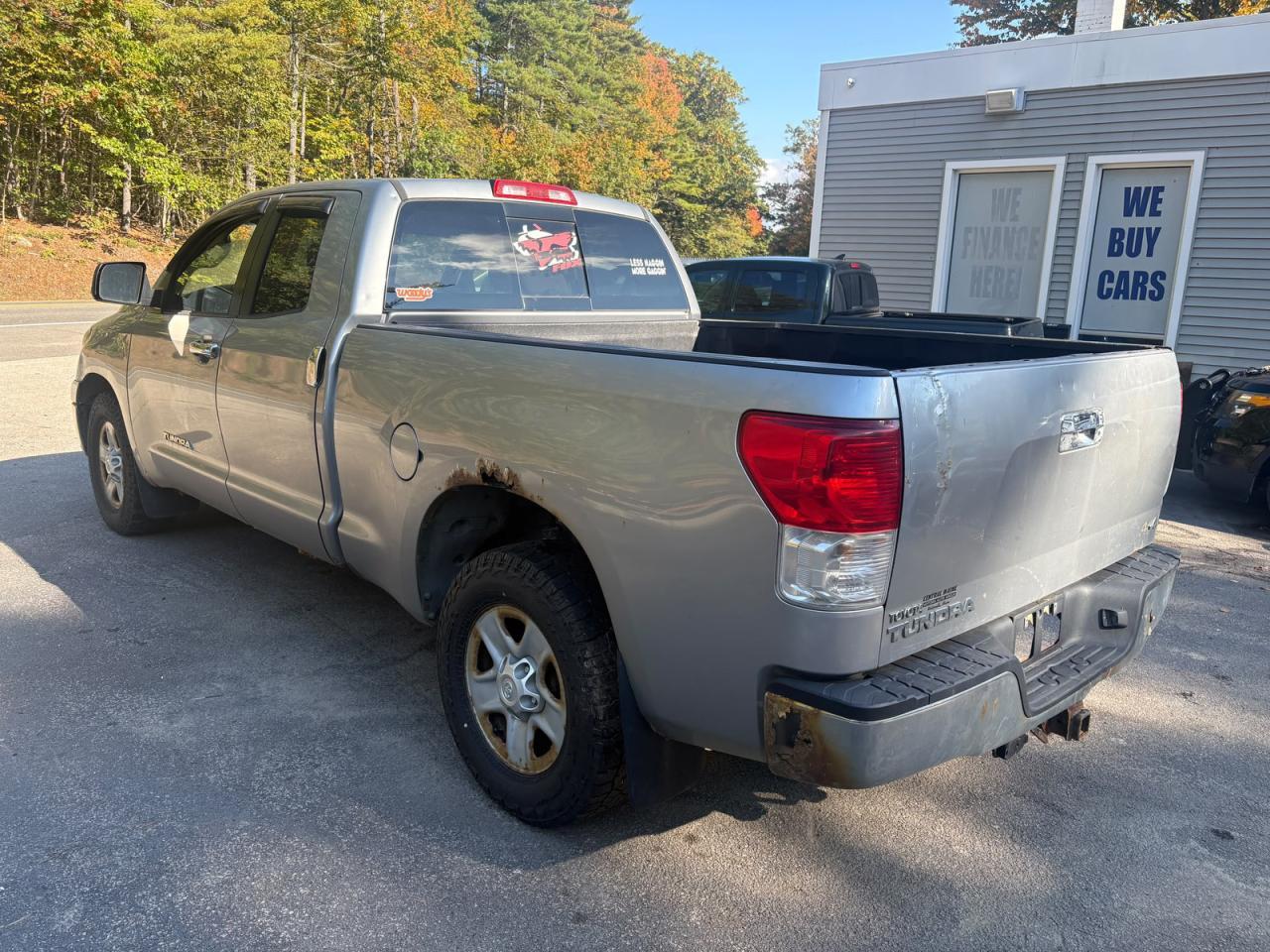2011 Toyota Tundra Double Cab Sr5 - Image 3