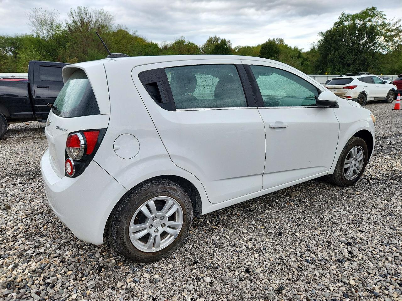 2016 Chevrolet Sonic Lt - Фото 3