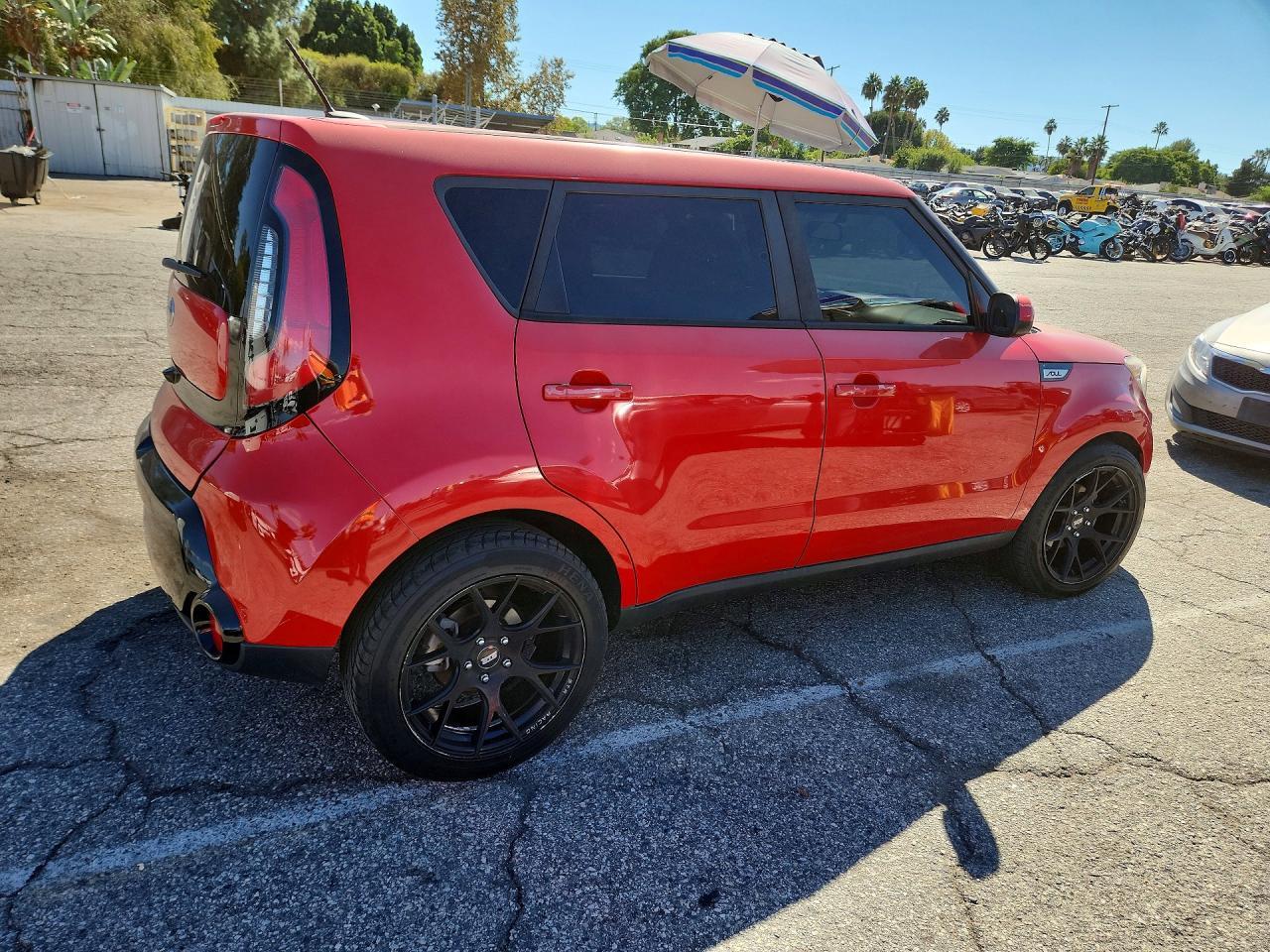 2016 Kia Soul + - Image 3