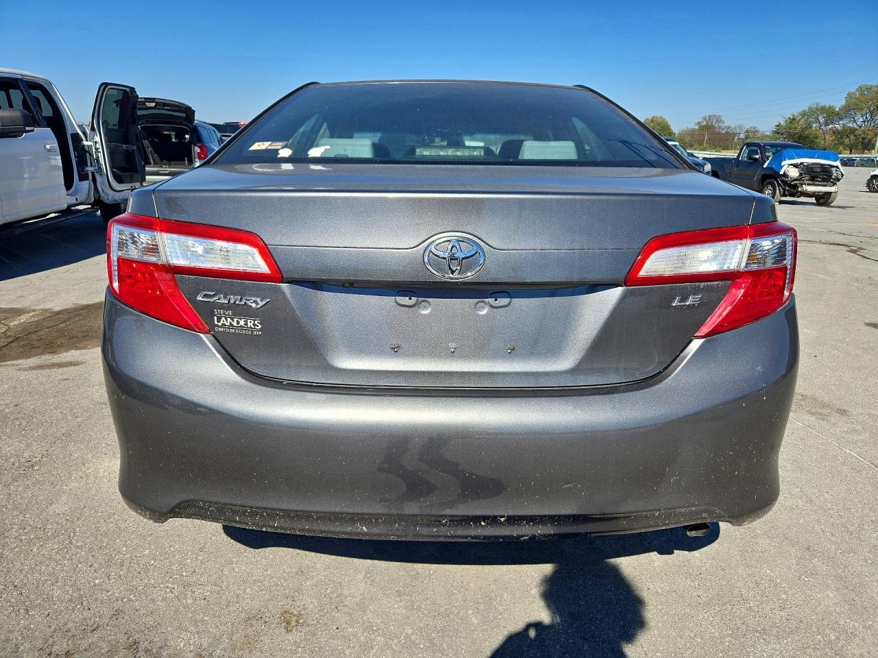 2014 Toyota Camry Le - Фото 6