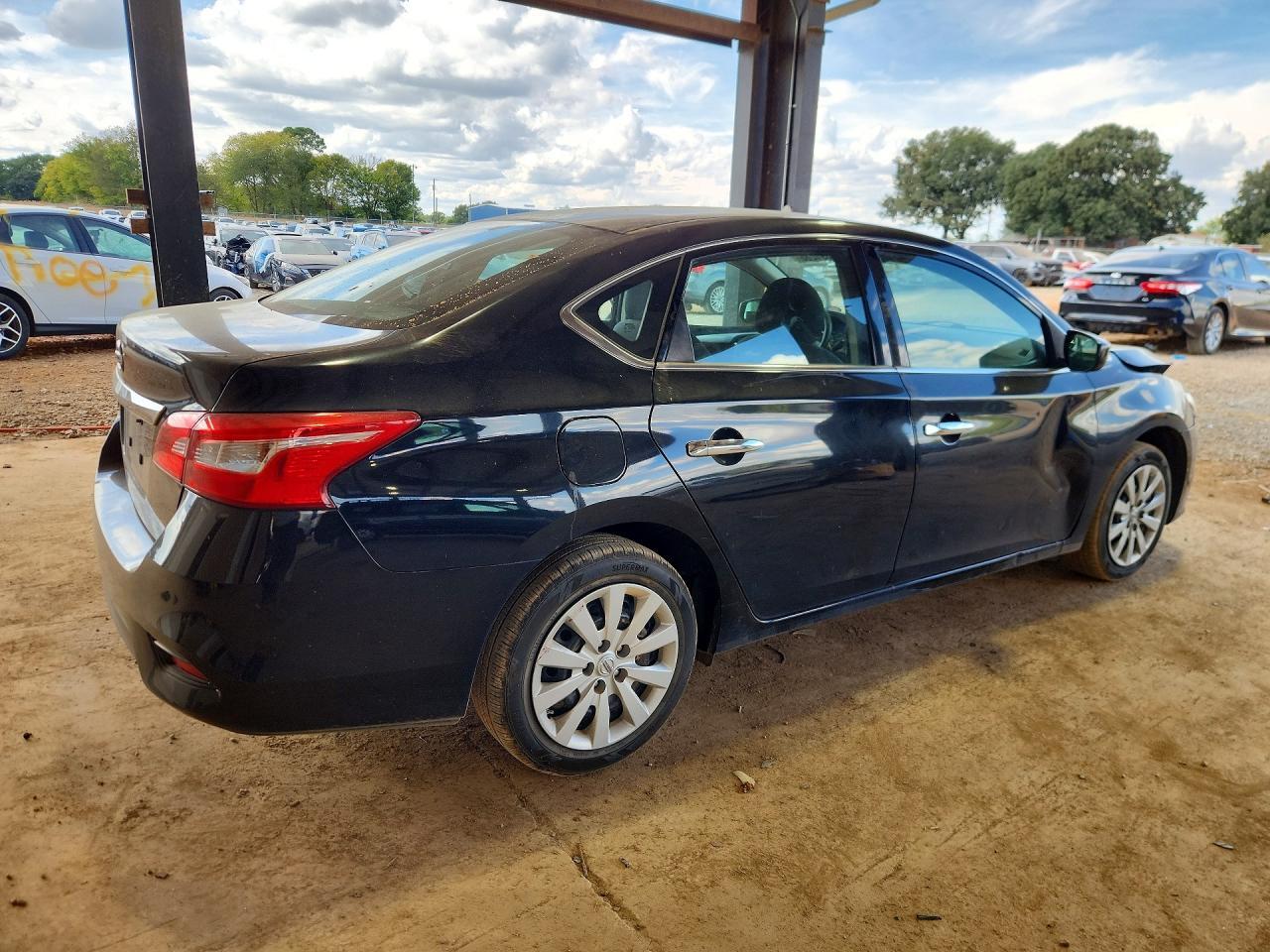 2016 Nissan Sentra S - Фото 3